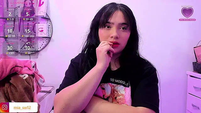 mia johns  online show from November 13, 2025, 5:55 am