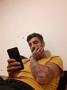 Snapshot of Italian69am chatting on September 28, 2025, 7:04 am Italian69am online show from September 28, 2025, 7:04 am