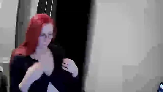 LilyFoxxx online show from December 4, 2024, 5:21 am