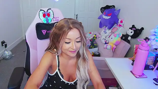 FunSizedGal online show from October 2, 2025, 10:46 pm