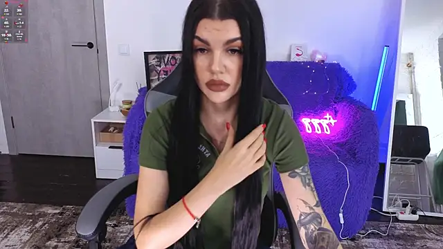 Tiffany lab online show from November 26, 2025, 9:42 am