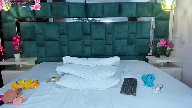 valtira nova online show from October 14, 2025, 7:25 pm