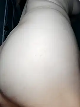 Snapshot of Show-body chatting on October 25, 2025, 10:43 pm Show-body online show from October 25, 2025, 10:43 pm