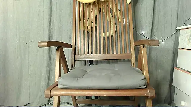 Snapshot of Skinnyshiny_boy chatting on January 15, 2025, 5:08 am Skinnyshiny boy online show from January 15, 2025, 5:08 am