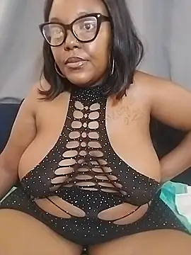 Snapshot of CHERRYYUMMY chatting on October 27, 2025, 11:22 am CHERRYYUMMY online show from October 27, 2025, 11:22 am