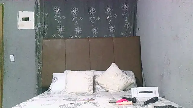 Sweetbedroomeyez01 online show from March 20, 2025, 6:53 pm