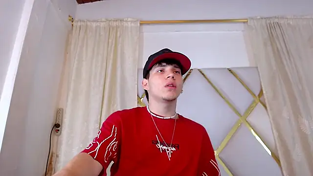 Jonathan Moreau online show from December 19, 2024, 11:39 am