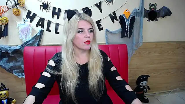 Julya Barbi online show from October 31, 2025, 6:15 pm