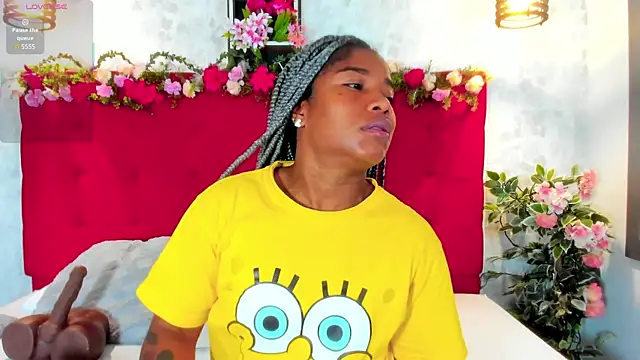 Snapshot of SilvannaFit chatting on September 25, 2025, 12:11 pm SilvannaFit online show from September 25, 2025, 12:11 pm