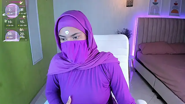 Snapshot of saray_halam chatting on March 14, 2025, 6:18 pm saray halam online show from March 14, 2025, 6:18 pm