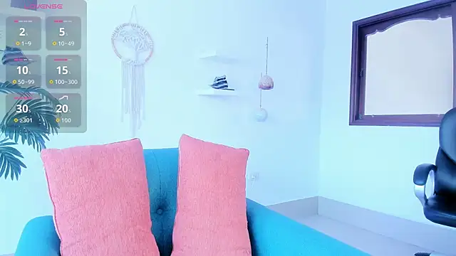 Snapshot of saray_halam chatting on October 17, 2025, 6:10 pm saray halam online show from October 17, 2025, 6:10 pm