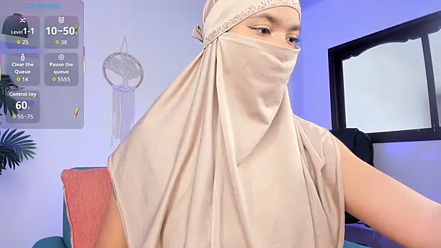 Snapshot of saray_halam chatting on September 29, 2025, 6:13 pm saray halam online show from September 29, 2025, 6:13 pm