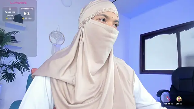 Snapshot of saray_halam chatting on October 6, 2025, 6:08 pm saray halam online show from October 6, 2025, 6:08 pm