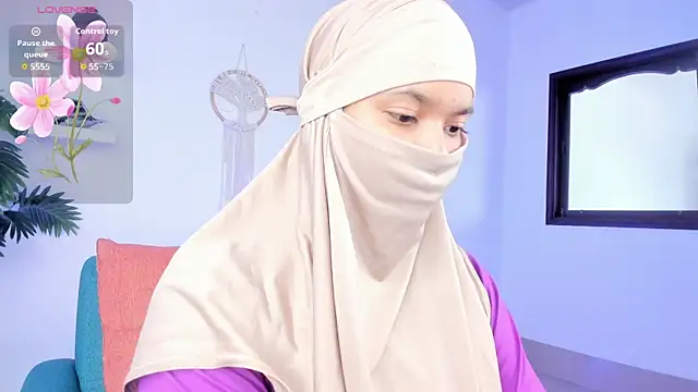 Snapshot of saray_halam chatting on October 26, 2025, 6:08 pm saray halam online show from October 26, 2025, 6:08 pm