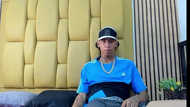 Snapshot of mikeegun chatting on January 20, 2025, 11:24 am mikeegun online show from January 20, 2025, 11:24 am