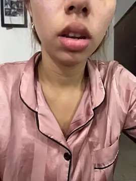 Aaliyah Salma online show from May 17, 2026, 3:45 pm