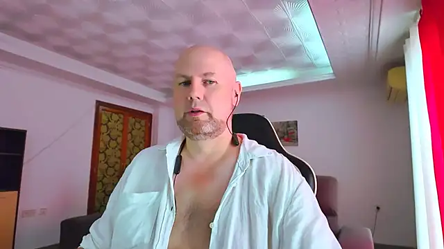 Snapshot of Julius-Dwayne chatting on October 8, 2025, 8:49 am Julius-Dwayne online show from October 8, 2025, 8:49 am