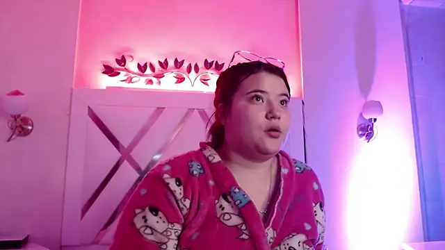 Snapshot of LinaPrinceess chatting on December 17, 2024, 2:44 am LinaPrinceess online show from December 17, 2024, 2:44 am