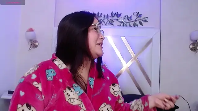 Snapshot of LinaPrinceess chatting on December 31, 2024, 1:47 am LinaPrinceess online show from December 31, 2024, 1:47 am