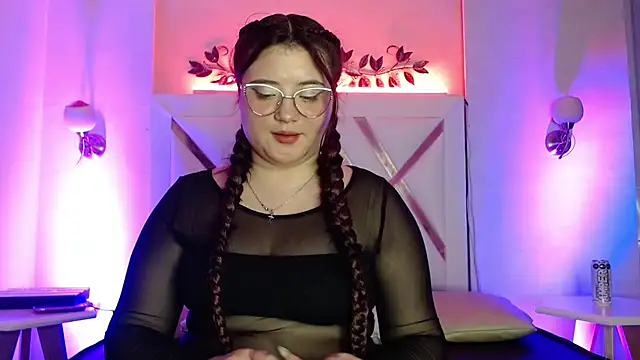 Snapshot of LinaPrinceess chatting on December 15, 2024, 8:19 am LinaPrinceess online show from December 15, 2024, 8:19 am