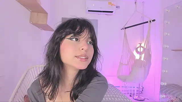 Snapshot of tamara_aluna chatting on March 13, 2025, 12:13 pm tamara aluna online show from March 13, 2025, 12:13 pm