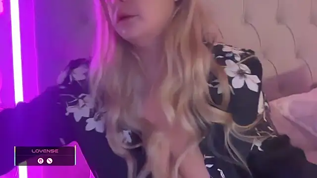 blairbella online show from September 23, 2025, 5:14 am