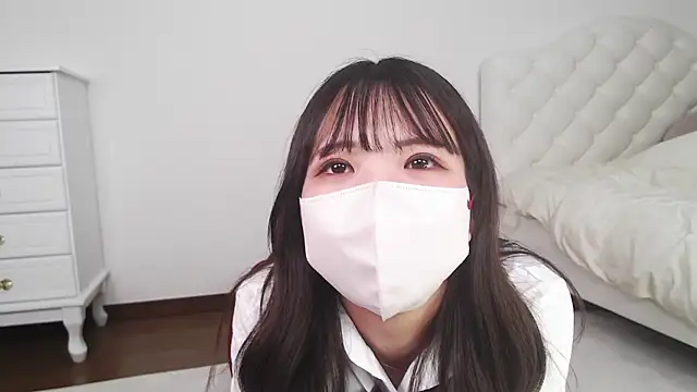 NANAMI YUZUHA online show from March 8, 2025, 1:03 pm