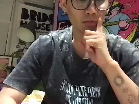 Snapshot of zheng90335 chatting on November 16, 2025, 1:49 pm zheng90335 online show from November 16, 2025, 1:49 pm