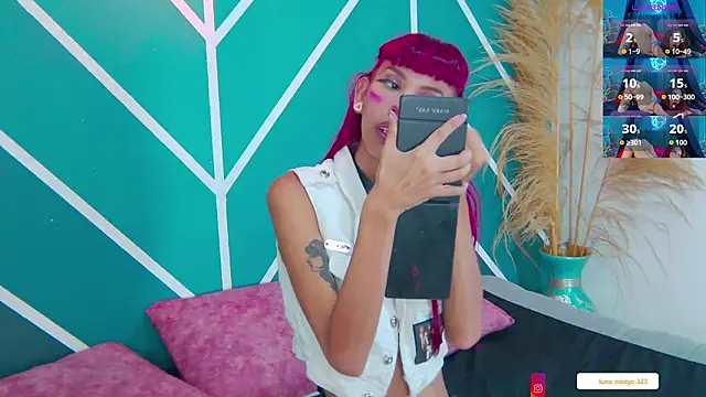 Lunamistyc online show from March 18, 2026, 7:59 pm