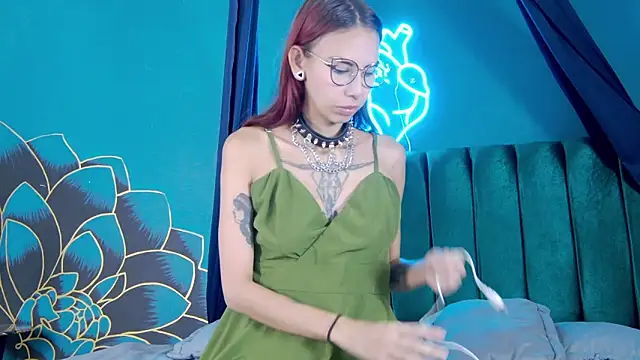 Snapshot of Lunamistyc chatting on September 30, 2025, 8:48 pm Lunamistyc online show from September 30, 2025, 8:48 pm