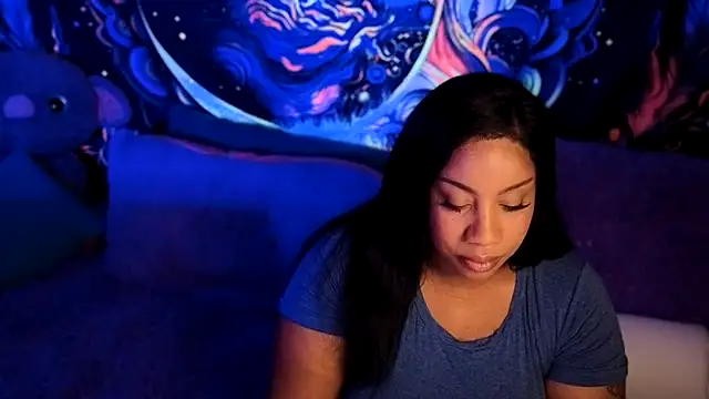 Snapshot of RoxiesObsession chatting on March 17, 2025, 3:50 pm RoxiesObsession online show from March 17, 2025, 3:50 pm