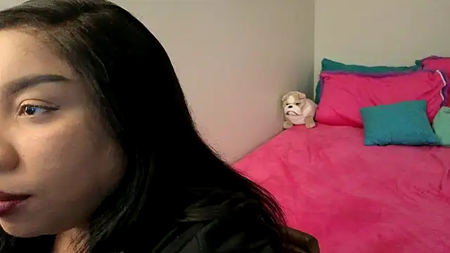 Snapshot of RoxiesObsession chatting on March 3, 2025, 2:17 pm RoxiesObsession online show from March 3, 2025, 2:17 pm