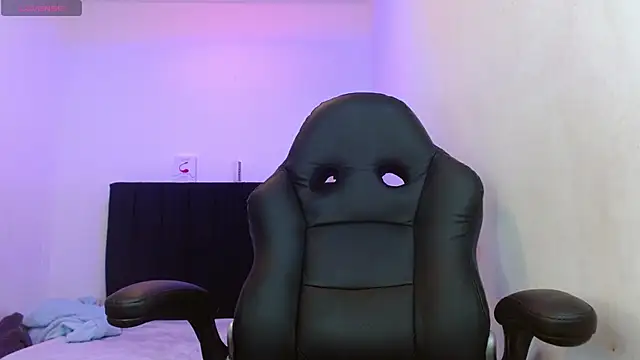 Snapshot of CelesteAyase chatting on February 27, 2025, 8:46 am CelesteAyase online show from February 27, 2025, 8:46 am