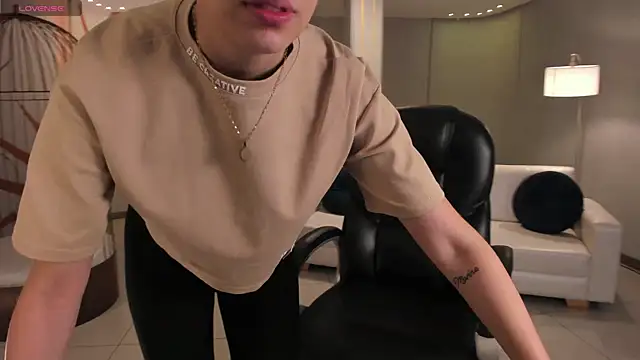 Snapshot of KaiaFerreira chatting on September 17, 2025, 11:01 am KaiaFerreira online show from September 17, 2025, 11:01 am