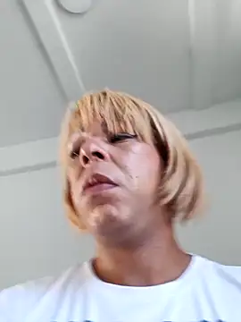 Snapshot of blondebitchlitle chatting on March 9, 2025, 5:06 pm blondebitchlitle online show from March 9, 2025, 5:06 pm