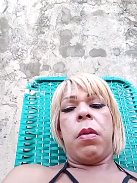 Snapshot of blondebitchlitle chatting on March 16, 2025, 9:58 pm blondebitchlitle online show from March 16, 2025, 9:58 pm