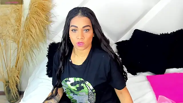 Snapshot of ScarlethNatasha chatting on October 22, 2025, 2:44 am ScarlethNatasha online show from October 22, 2025, 2:44 am