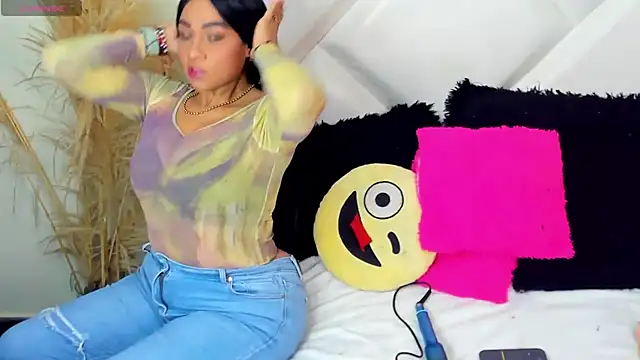 Snapshot of ScarlethNatasha chatting on March 4, 2026, 12:40 am ScarlethNatasha online show from March 4, 2026, 12:40 am