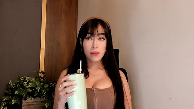 ArwenMuse online show from April 22, 2026, 8:48 pm