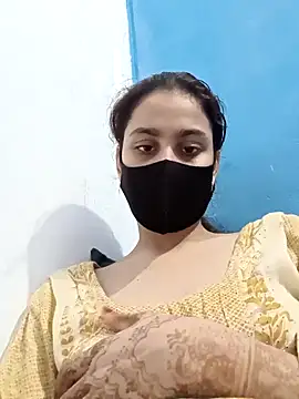 magicmoment00786 online show from September 10, 2025, 4:17 pm