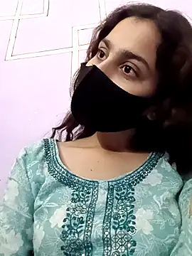 magicmoment00786 online show from October 29, 2025, 4:50 pm