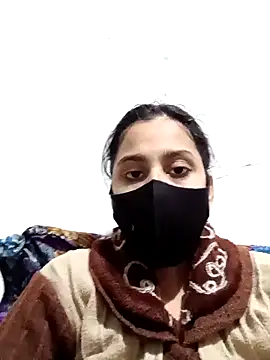 magicmoment00786 online show from February 7, 2025, 4:35 pm