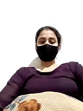 magicmoment00786 online show from February 3, 2025, 3:49 pm