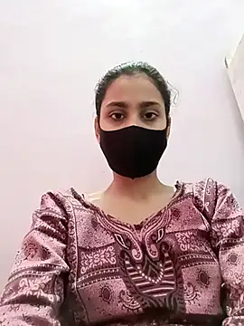 magicmoment00786 online show from February 18, 2025, 7:10 am