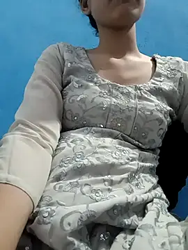 magicmoment00786 online show from September 14, 2025, 4:40 pm