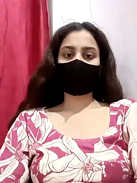 magicmoment00786 online show from October 3, 2025, 1:23 pm