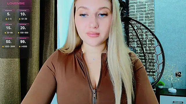 Snapshot of Evacadooo chatting on September 18, 2025, 2:47 am Evacadooo online show from September 18, 2025, 2:47 am