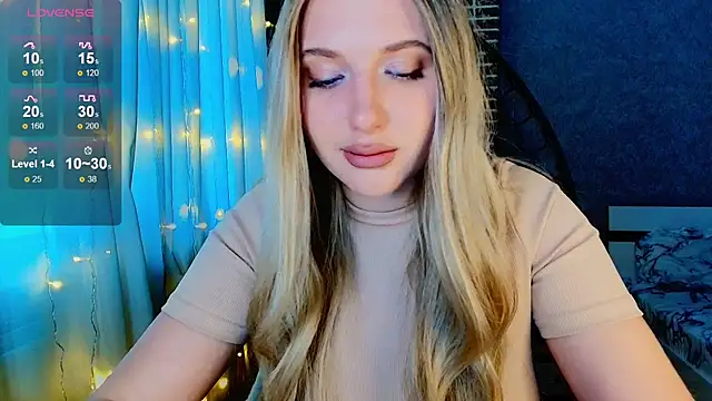 Snapshot of Evacadooo chatting on October 10, 2025, 4:46 am Evacadooo online show from October 10, 2025, 4:46 am