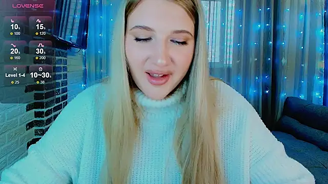 Snapshot of Evacadooo chatting on October 4, 2025, 7:21 am Evacadooo online show from October 4, 2025, 7:21 am