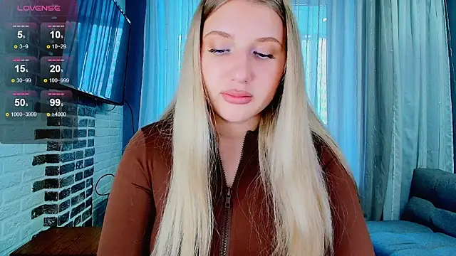 Snapshot of Evacadooo chatting on October 22, 2025, 5:40 am Evacadooo online show from October 22, 2025, 5:40 am